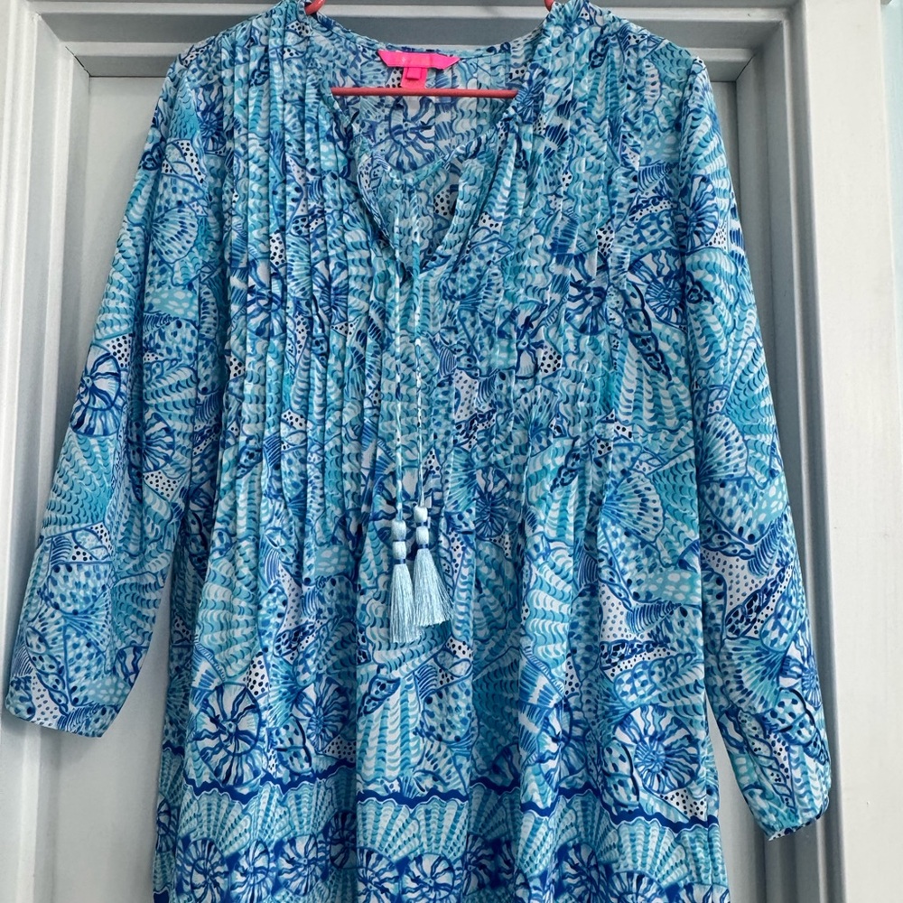 Lilly Pulitzer Blue and White Patterned Top